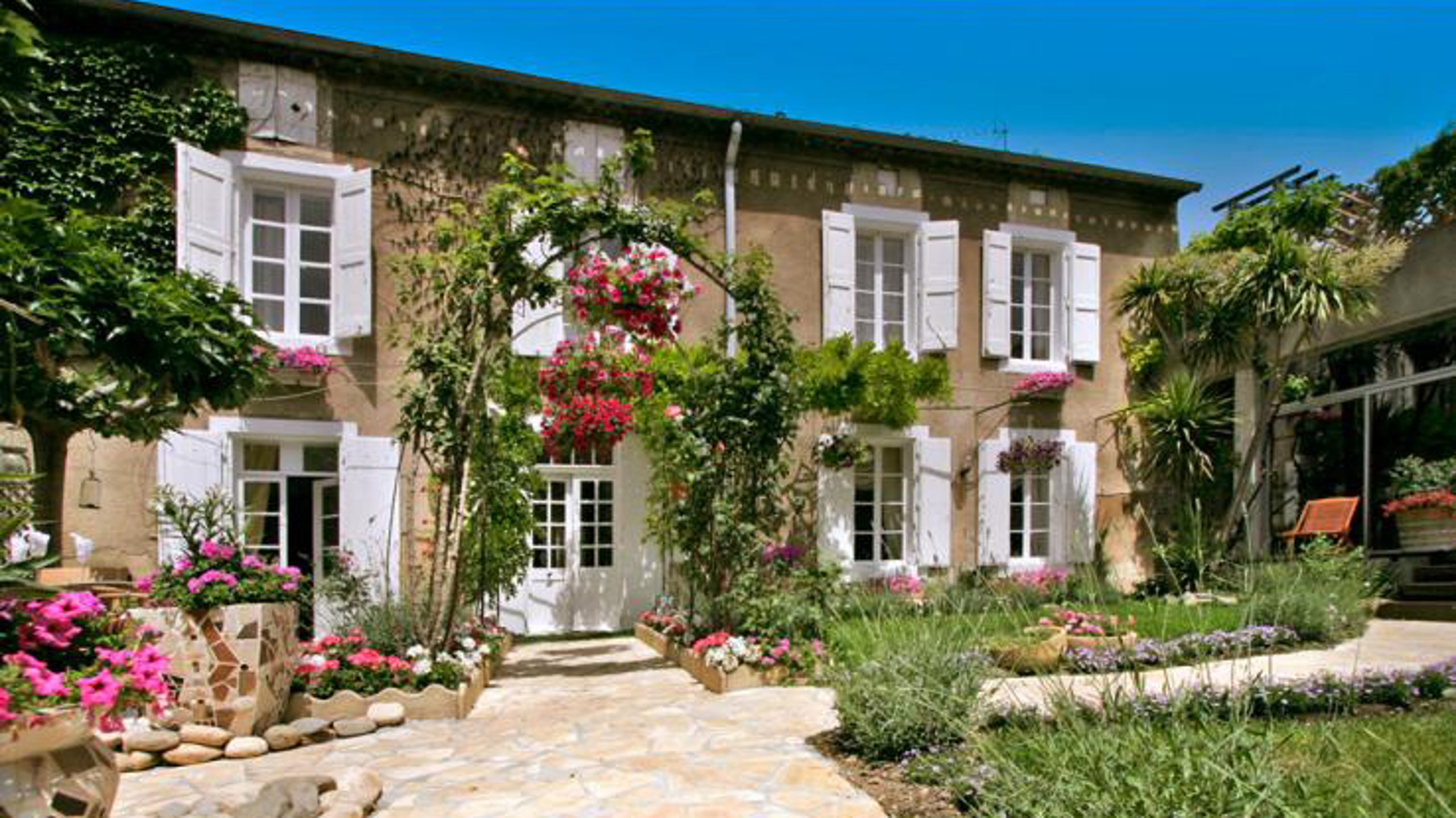 L'Oustal des Fleurs - Image 1