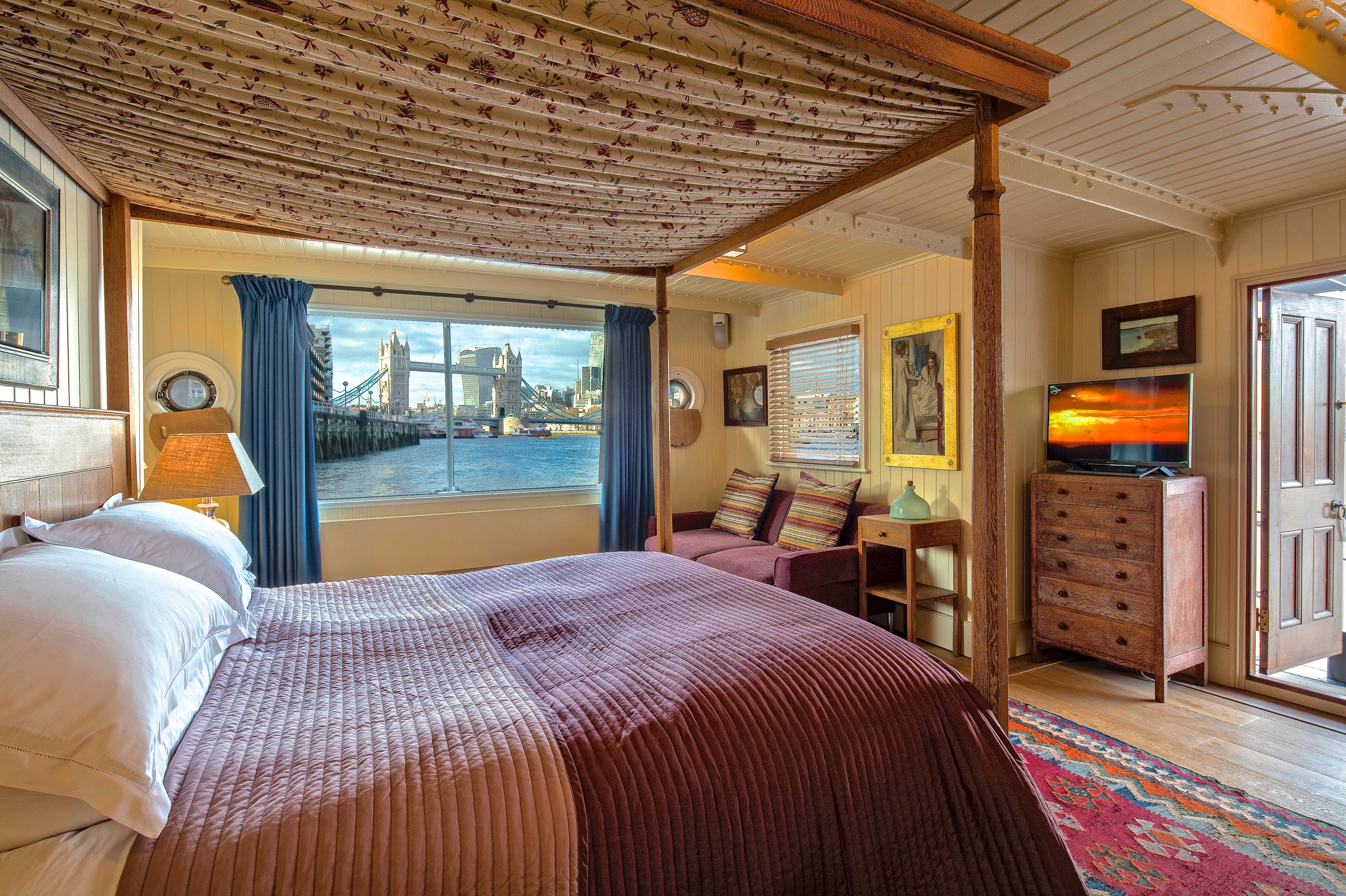 The Harpy Houseboat