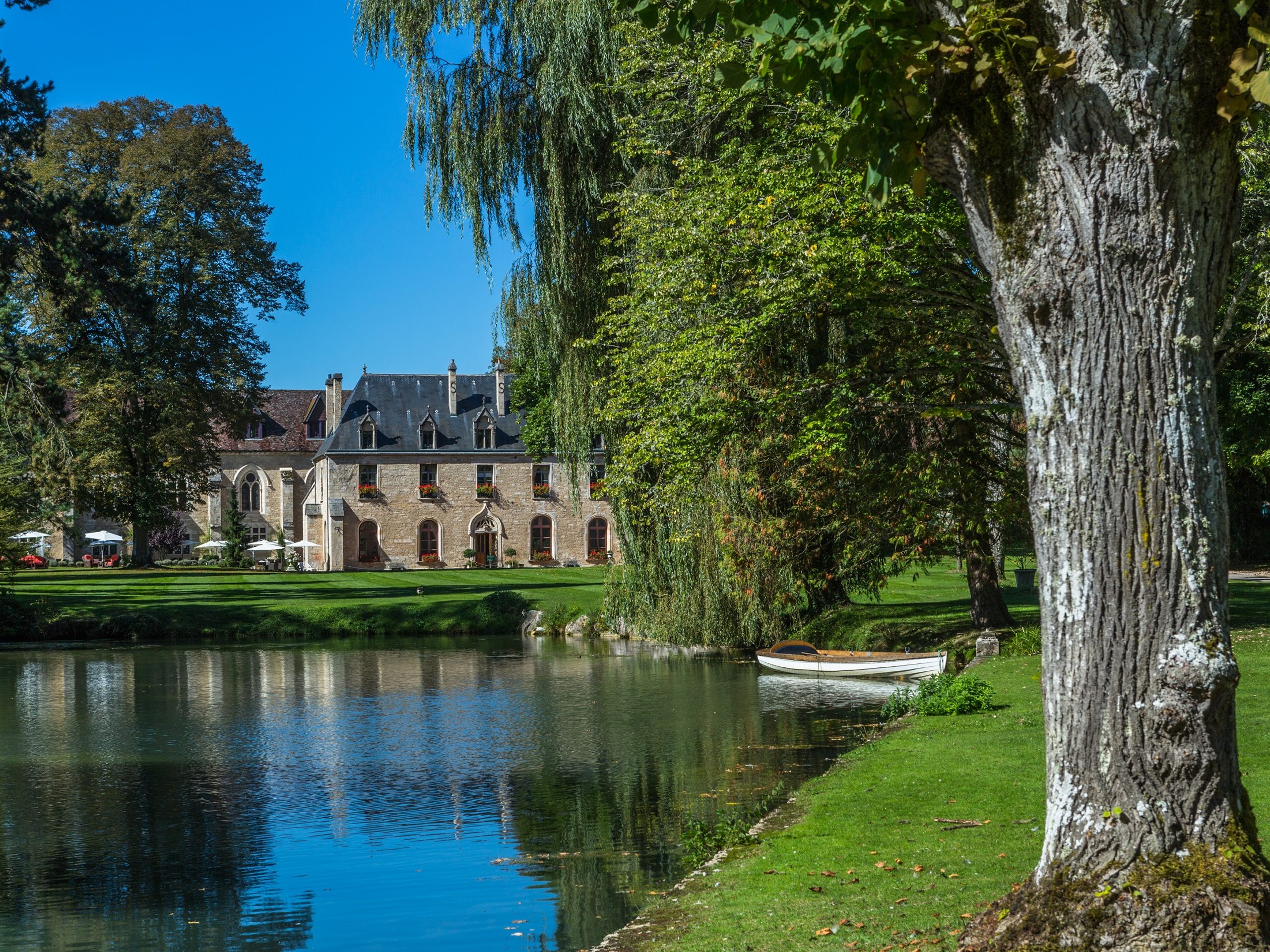 Abbaye de la Bussière Hotel