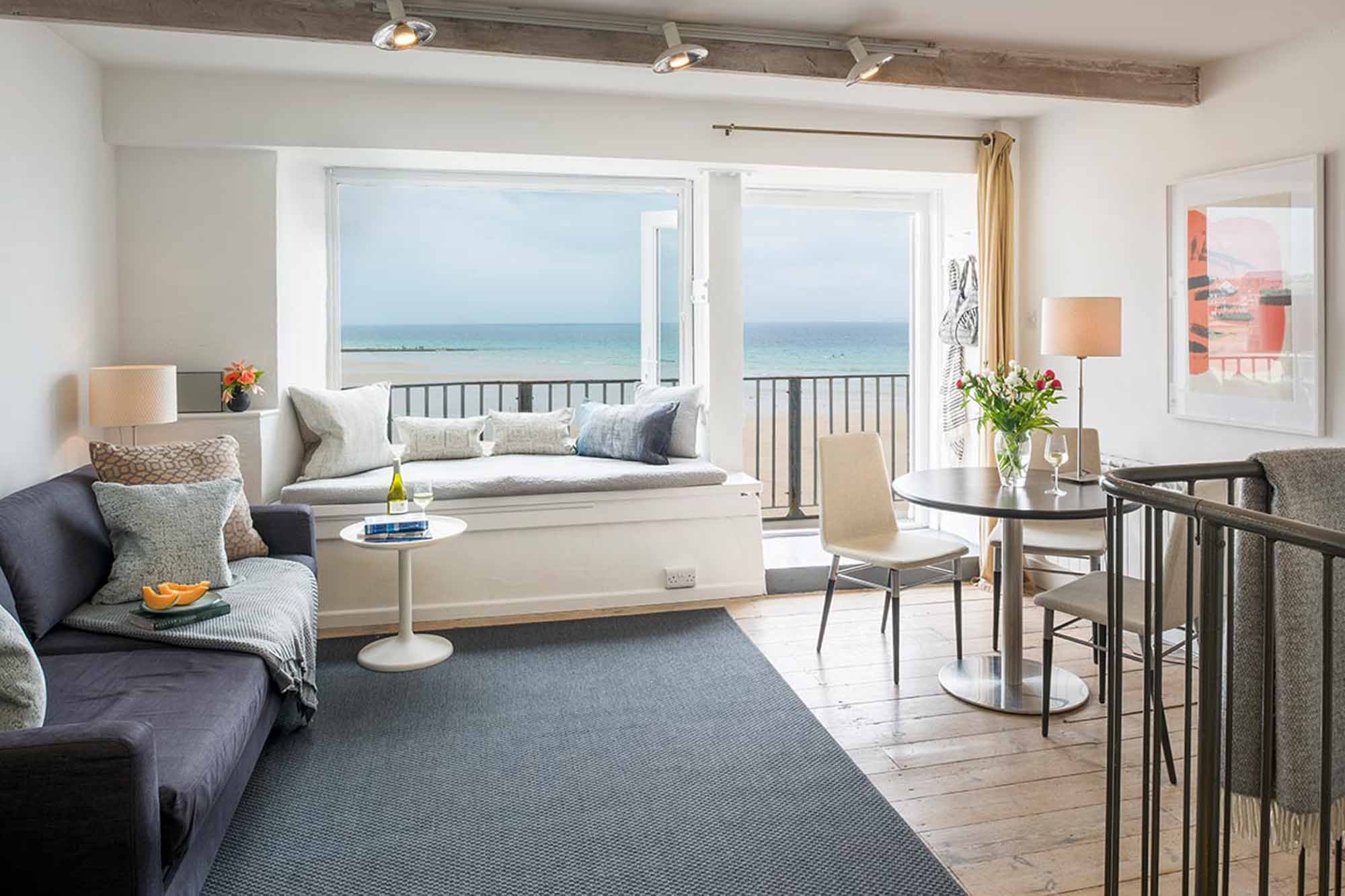Men Mor Apartment