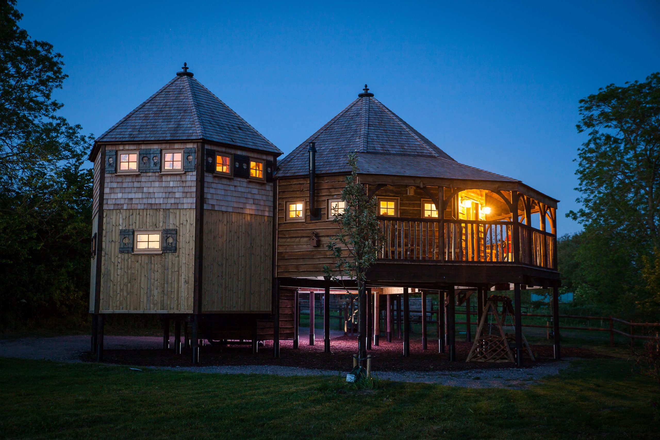 King Arthur's Willow Tree House - Image 1