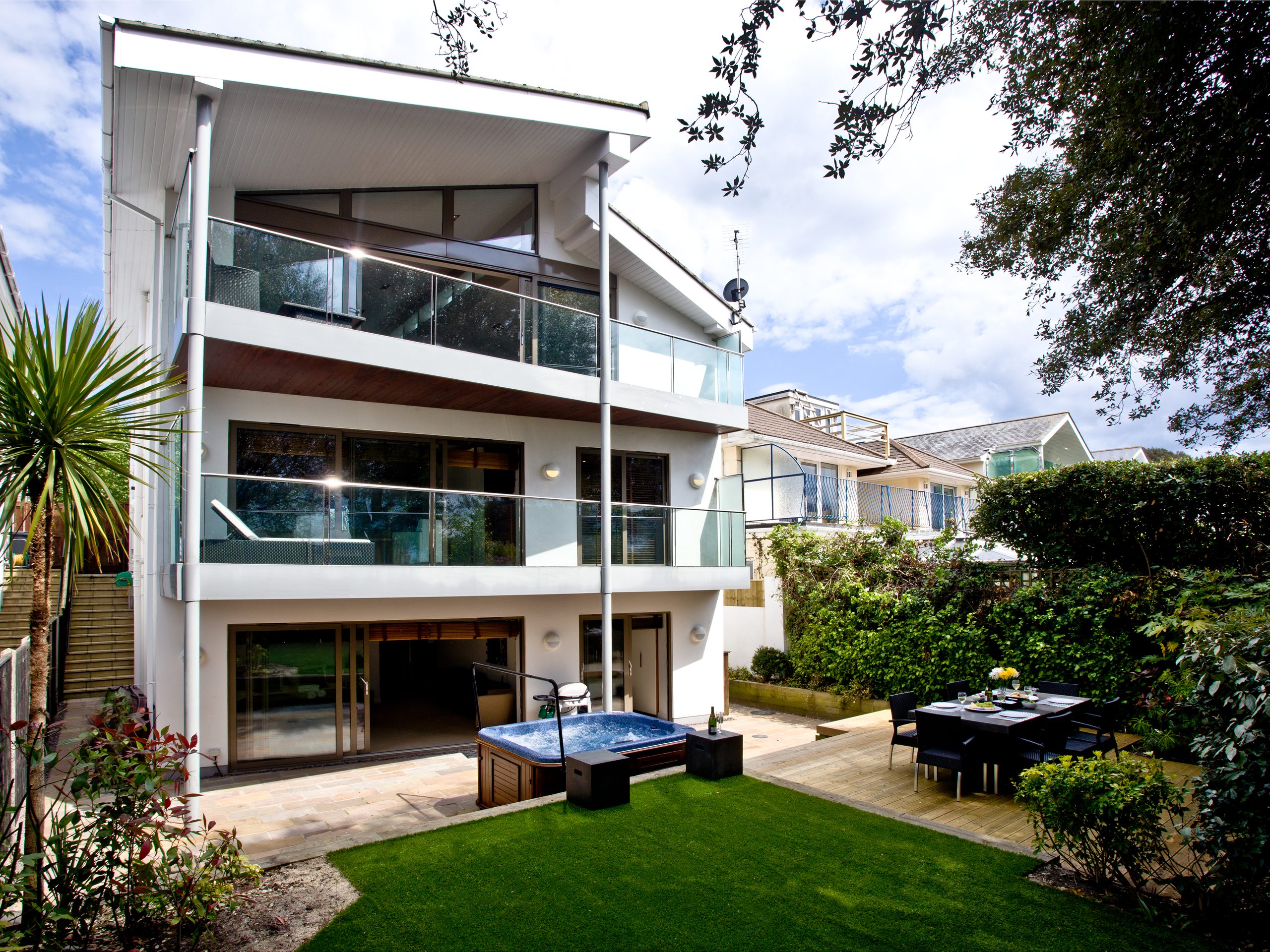 Harbour Lodge