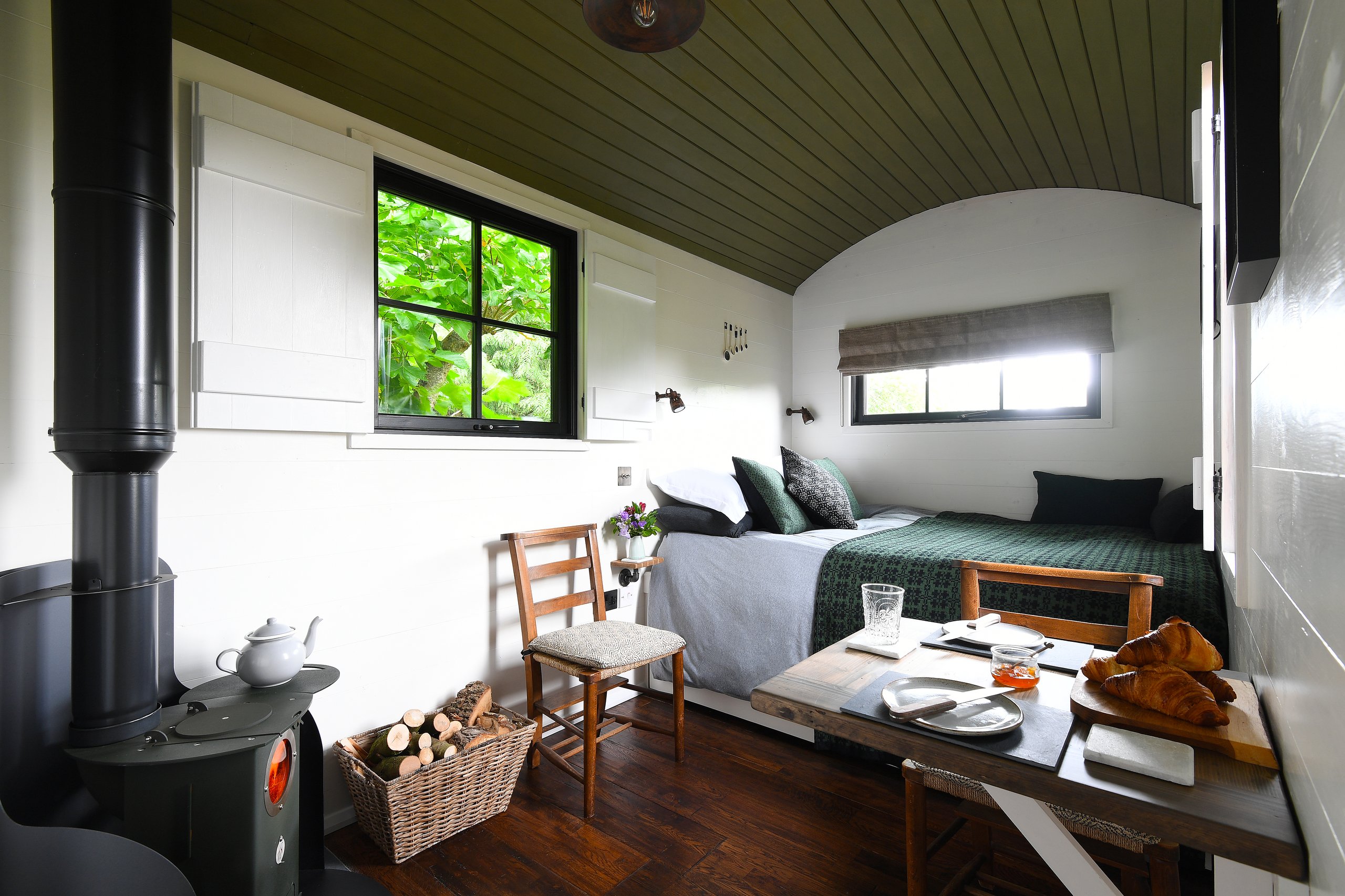 Hide Wales - The Bugail Hut