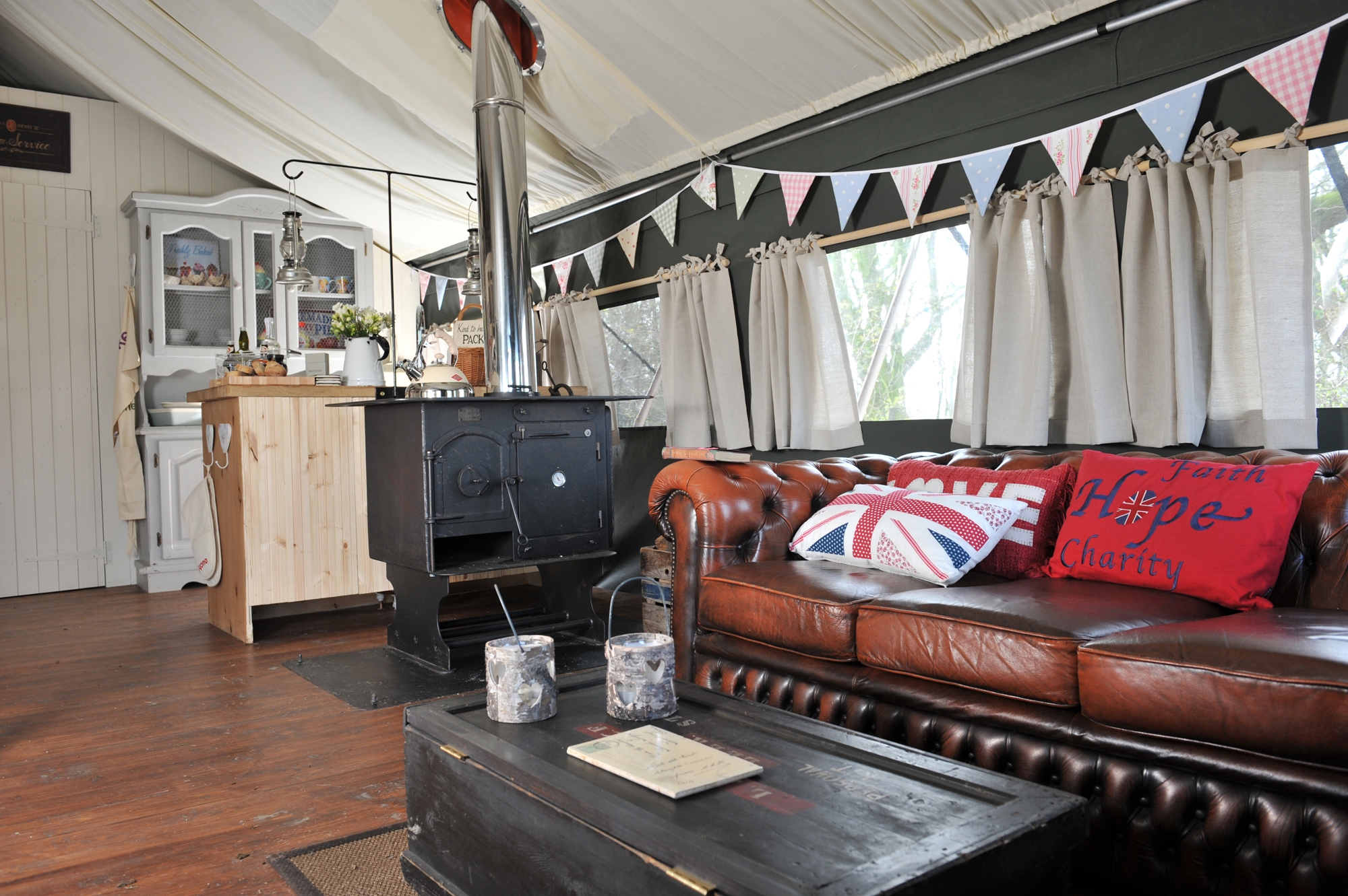 Dandelion Hideaway - Canvas Cottages