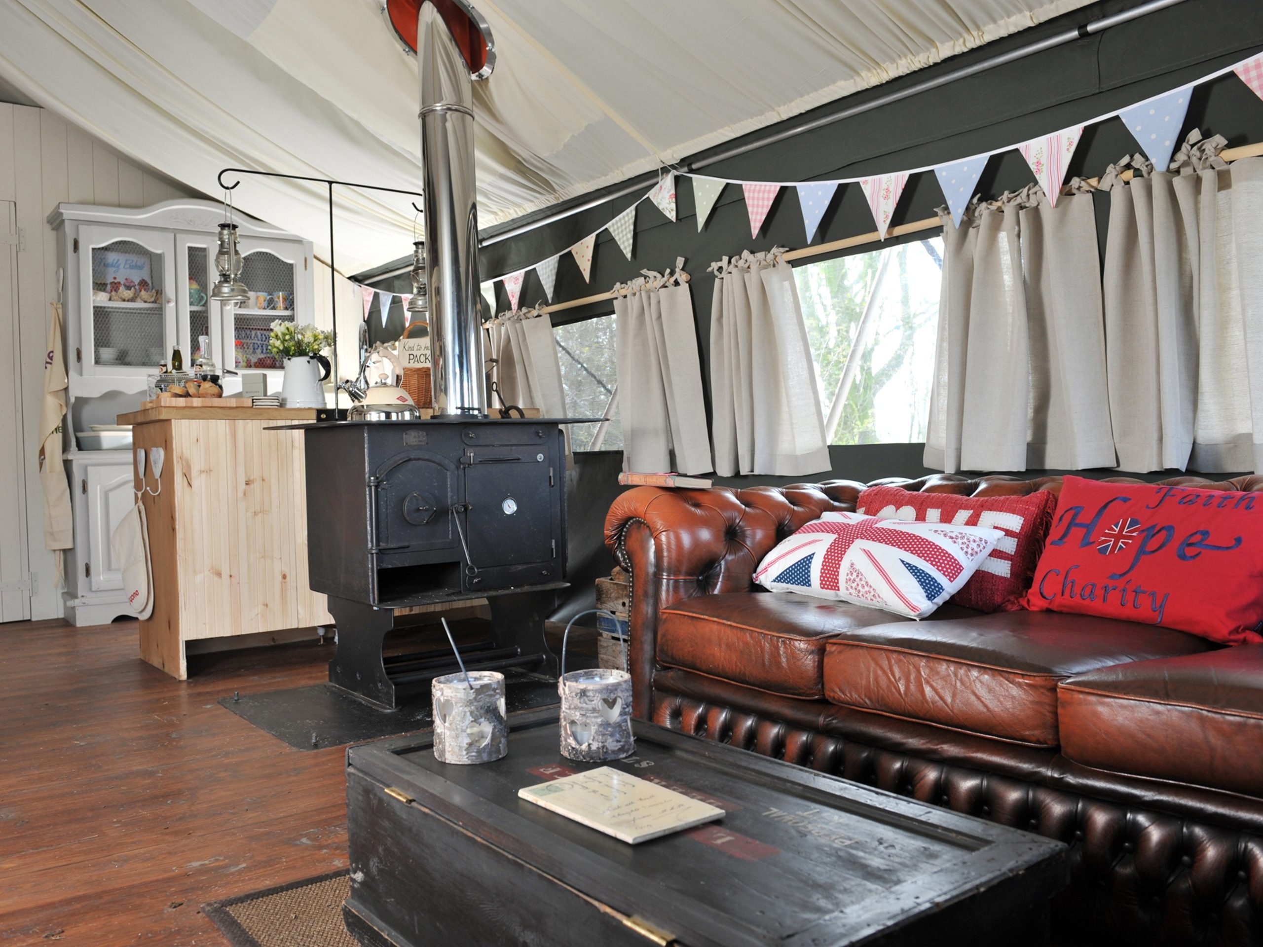 Dandelion Hideaway - Canvas Cottages