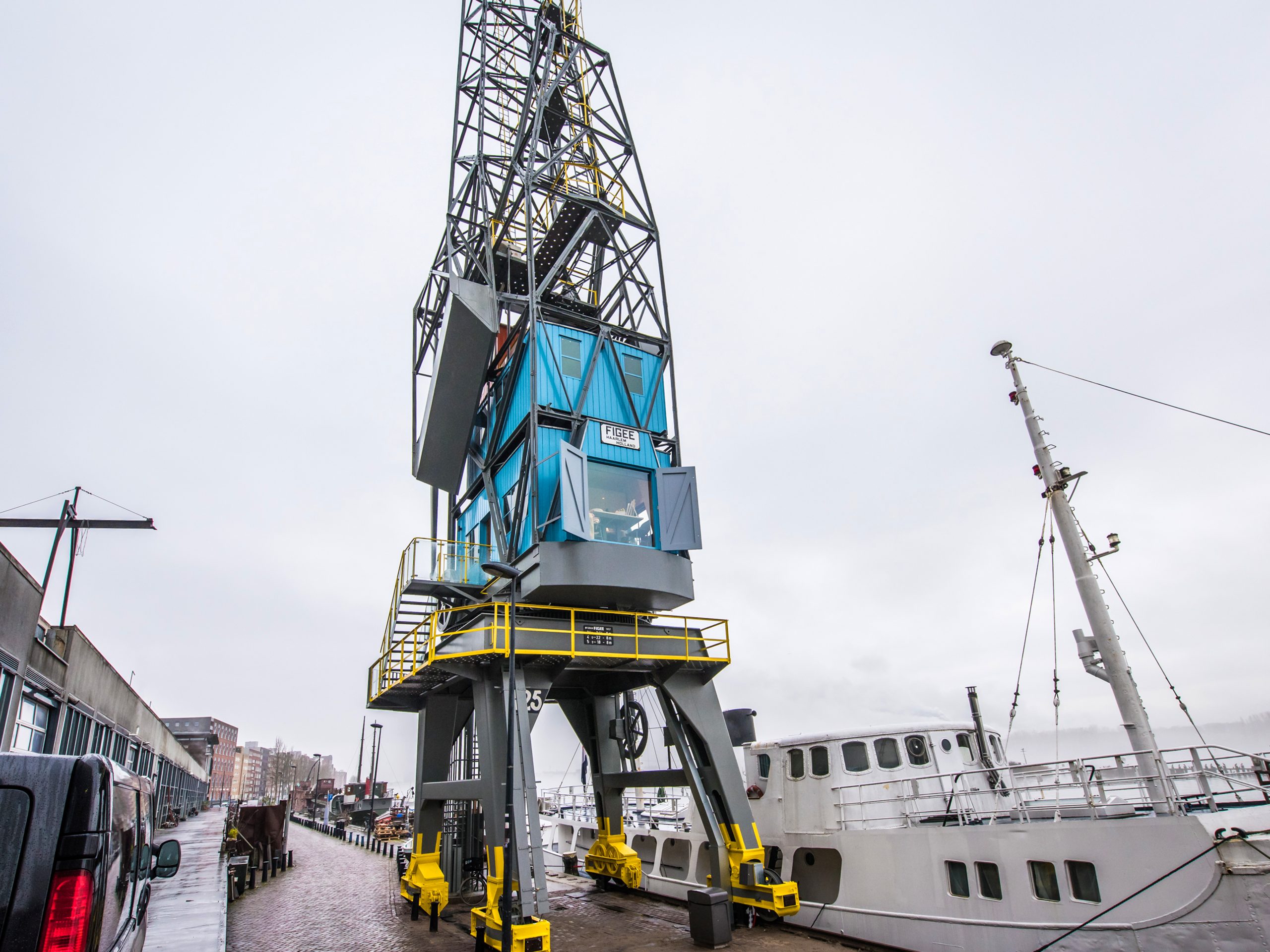 Amsterdam the Crane by YAYS