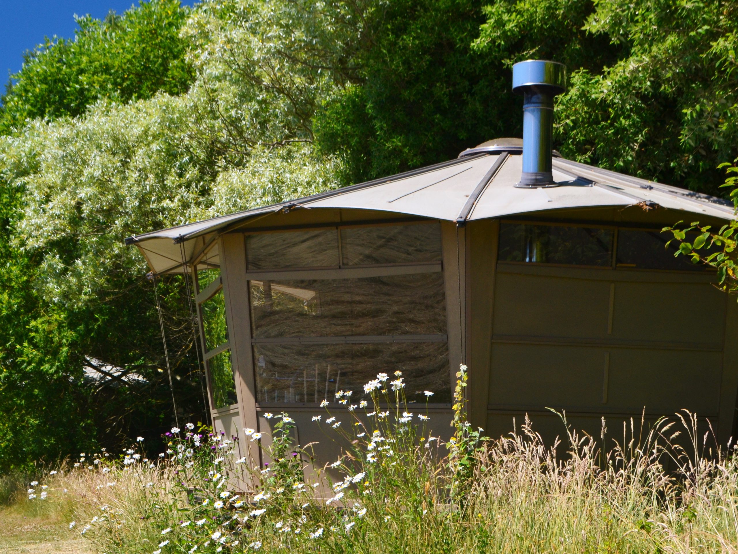 Hide Wales Cabans