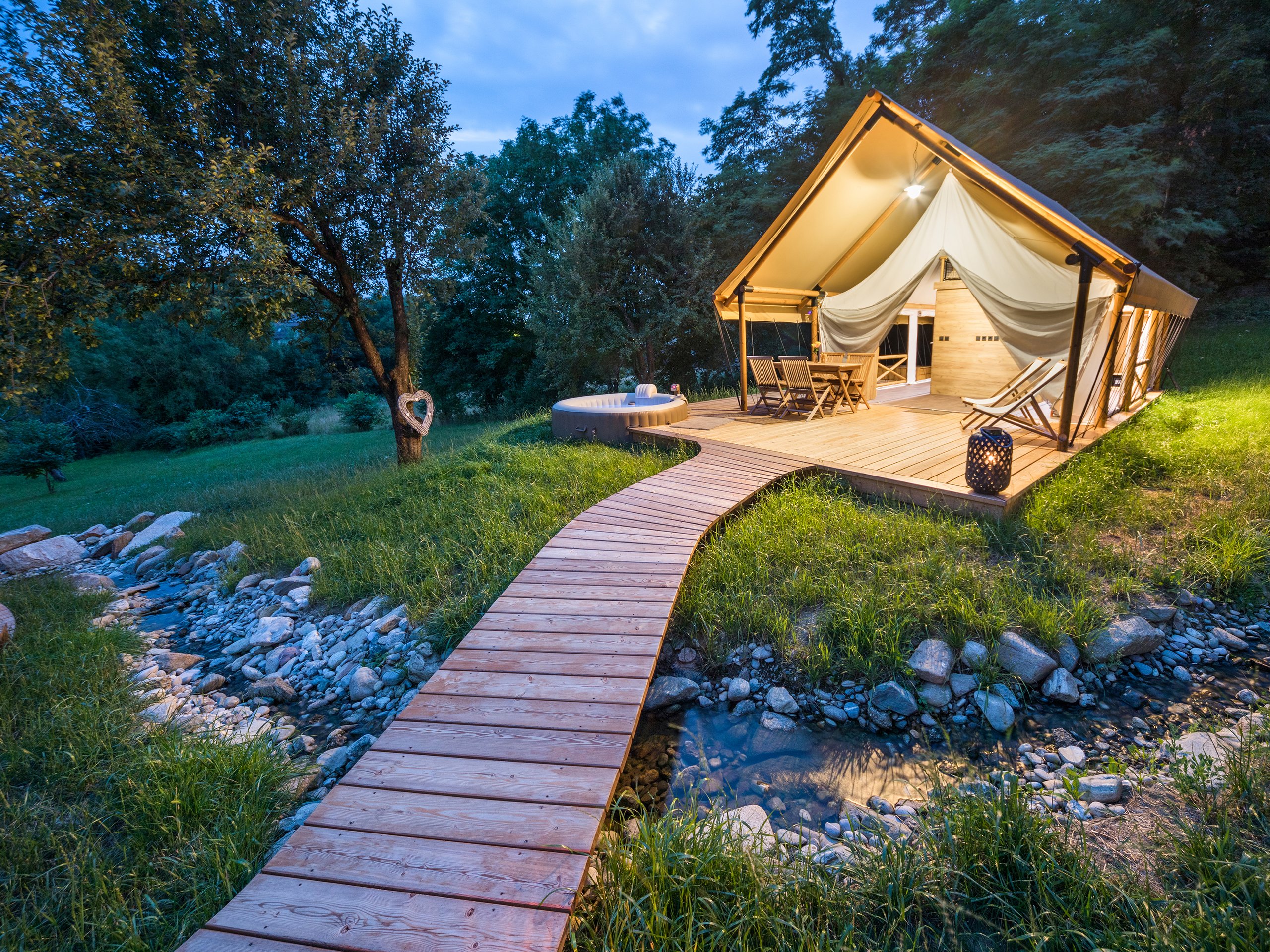 Chateau Ramšak Vineyard Glamping
