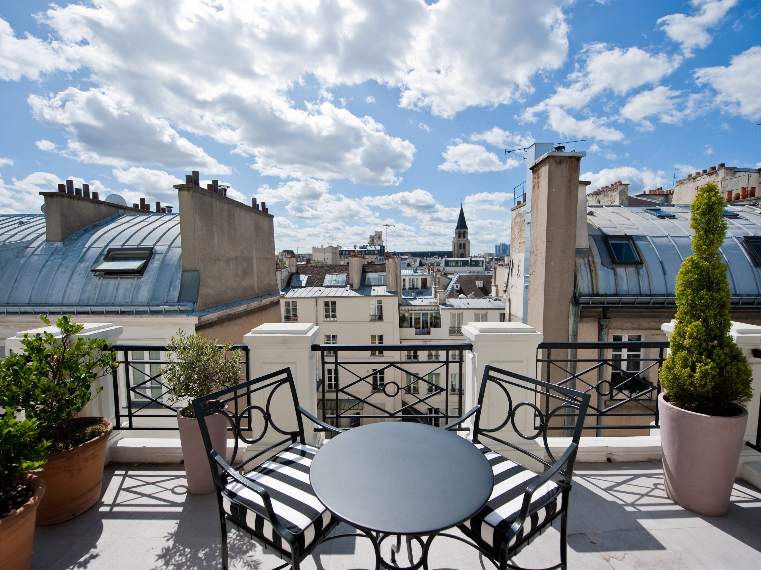 L'Hotel
