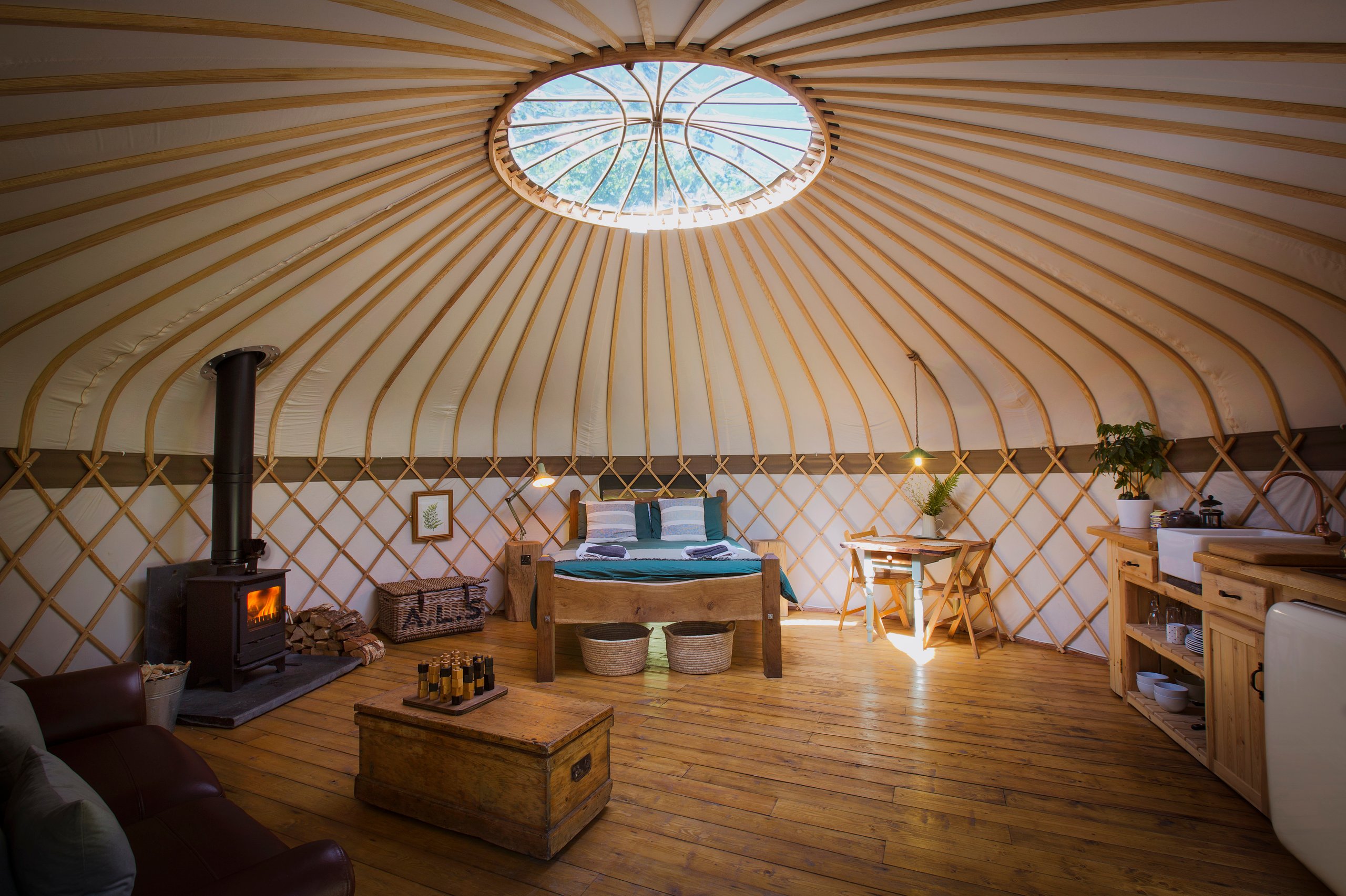 The Country Yurt - With Hot Tub