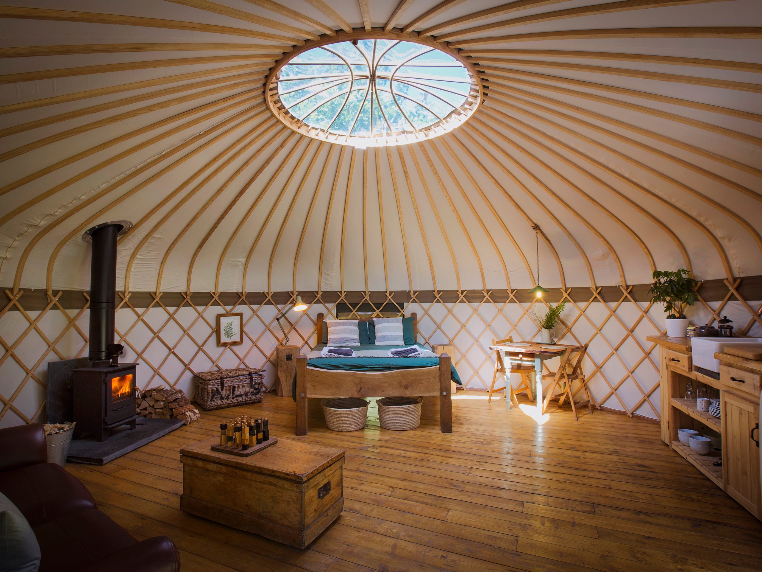 The Country Yurt - With Hot Tub