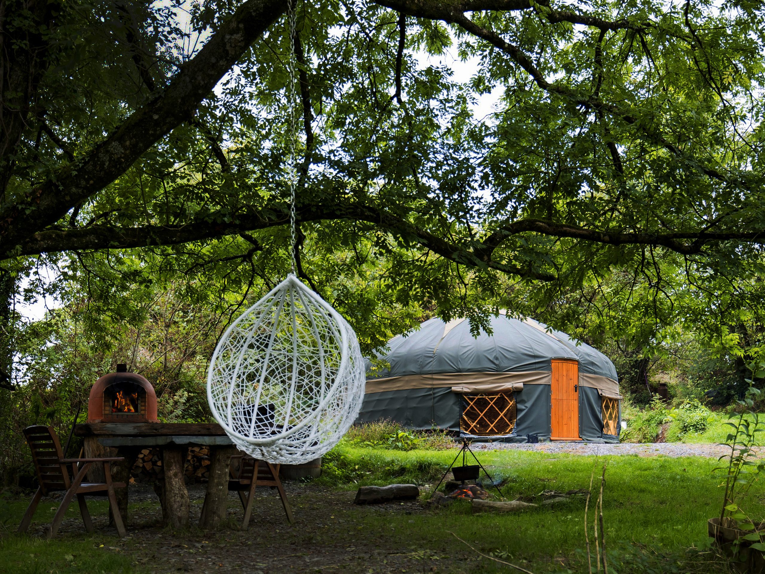 The Country Yurt - With Hot Tub