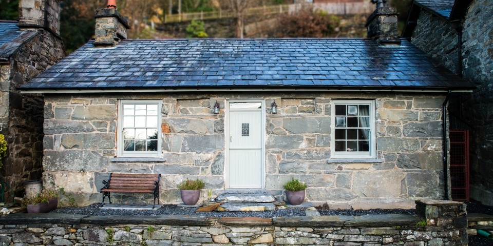 Dolydd Cottage