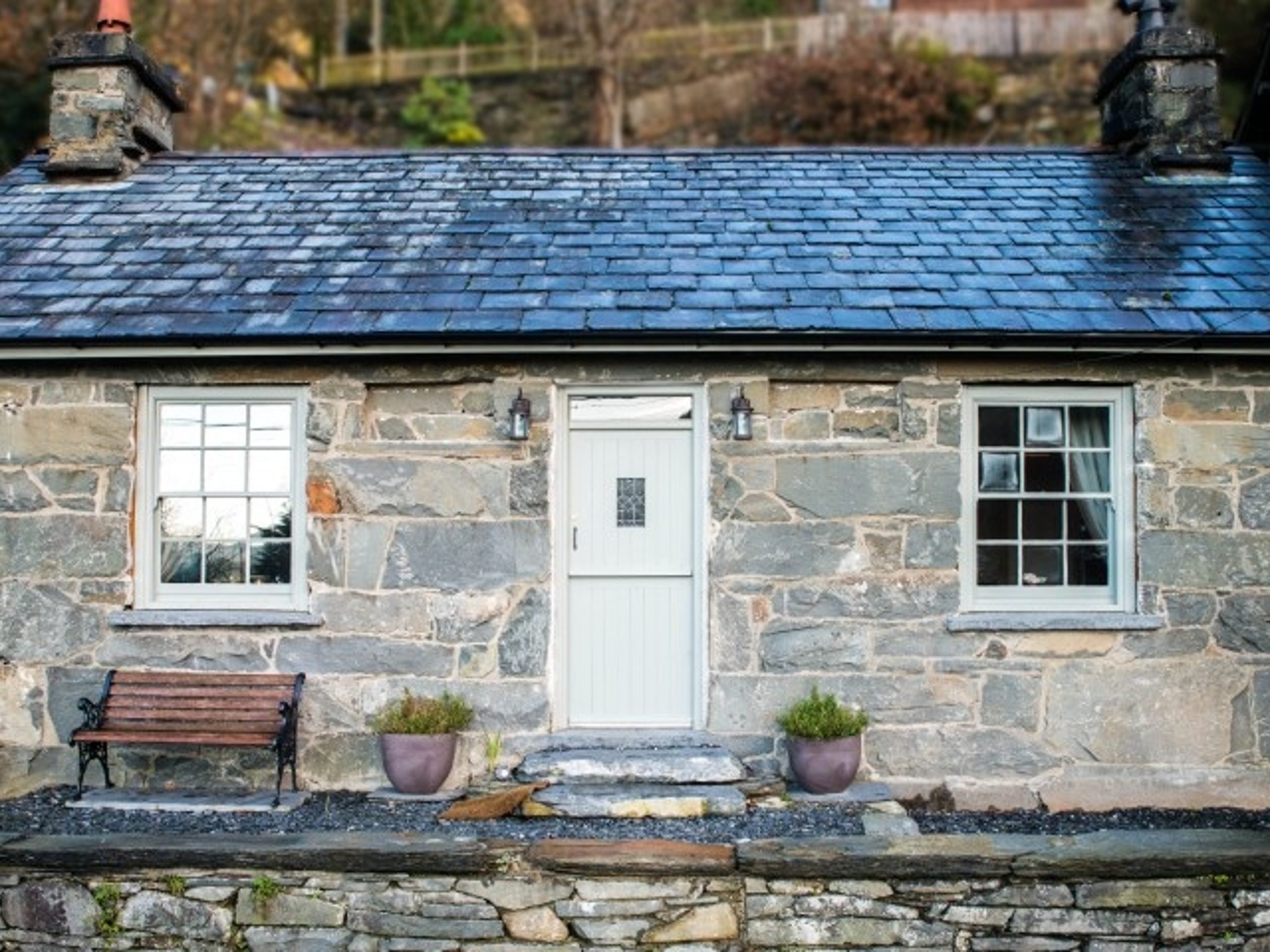 Dolydd Cottage