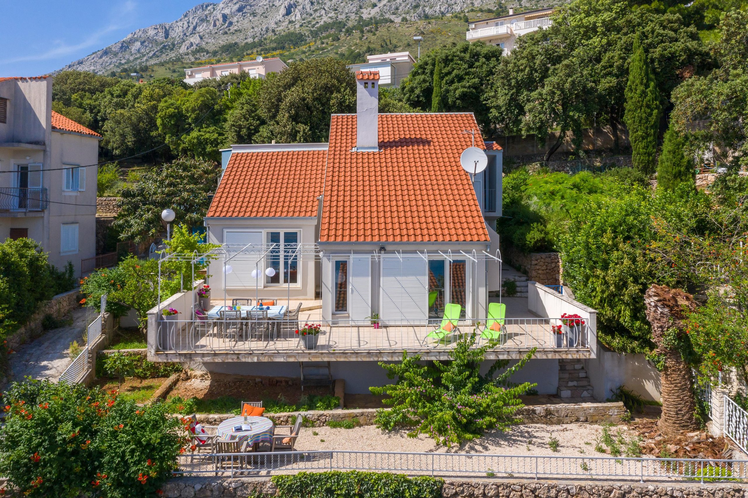 Villa Malo Blue