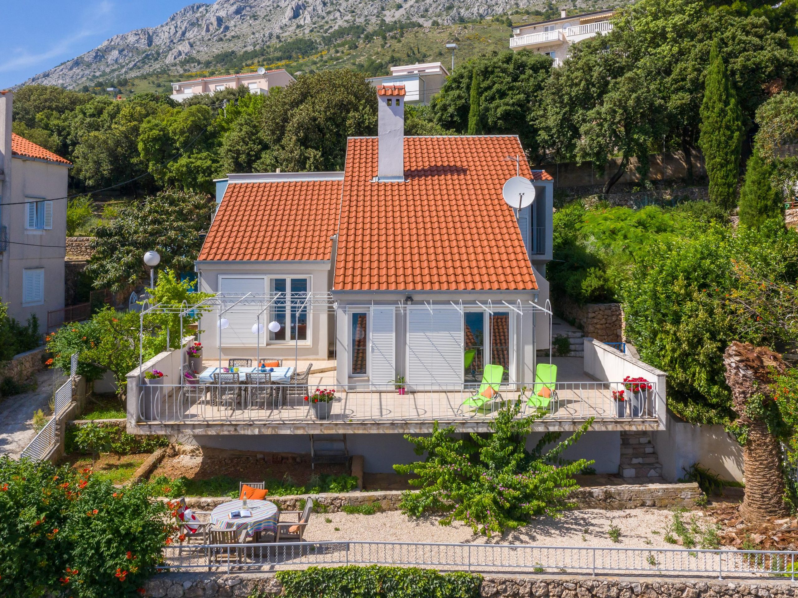 Villa Malo Blue
