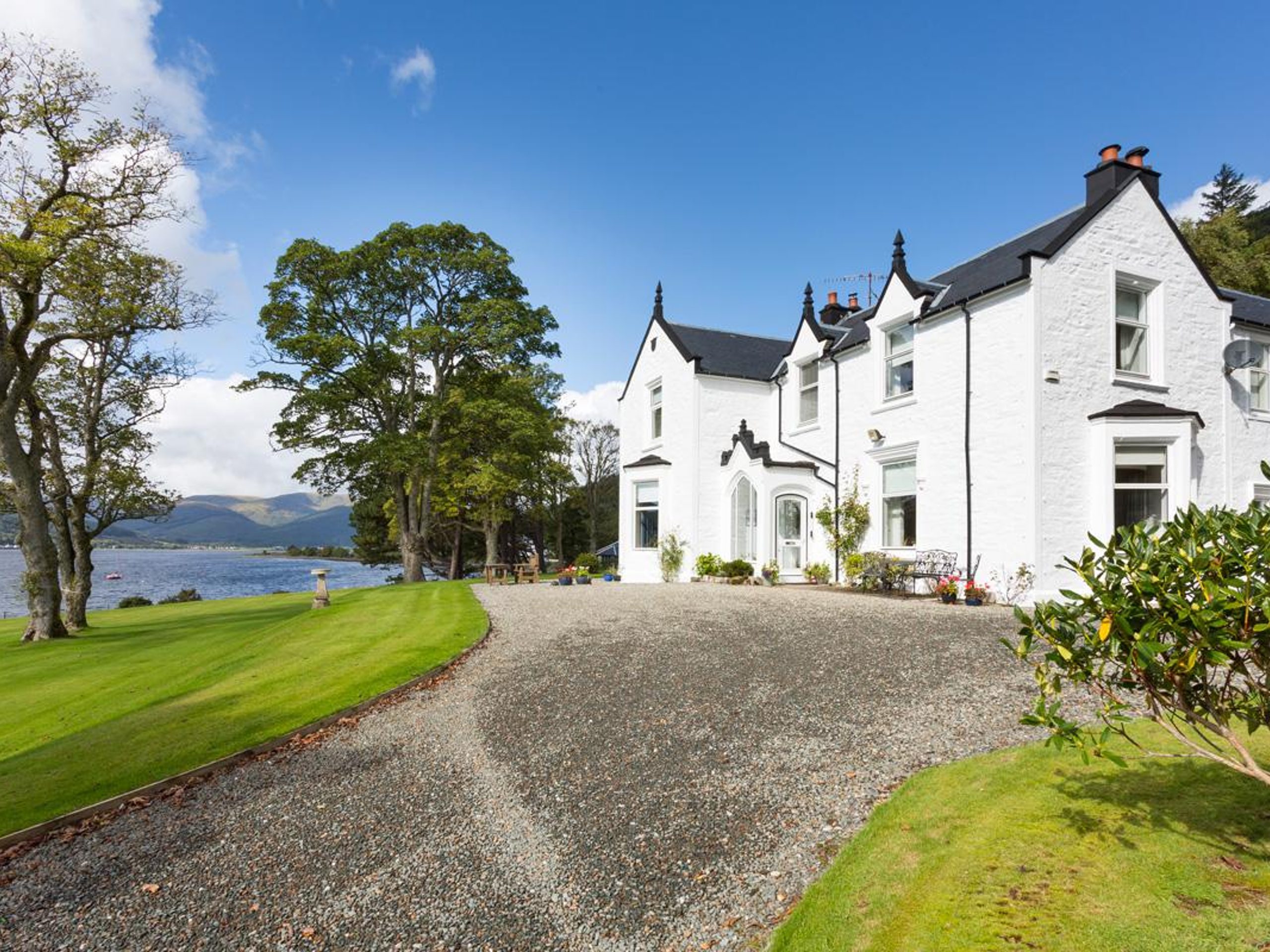 Holy Loch Manor